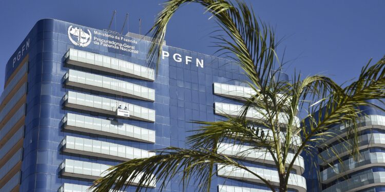 Dívida de R$ 600 milhões reduzida a R$ 50 milhões: como funciona a transação com a PGFN